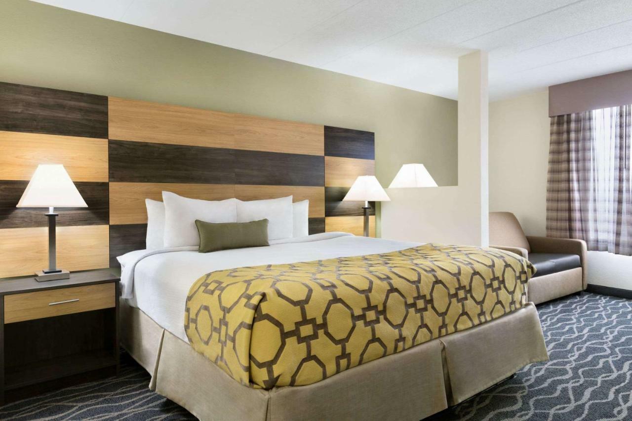 Baymont By Wyndham Florence Cincinnati Exterior photo